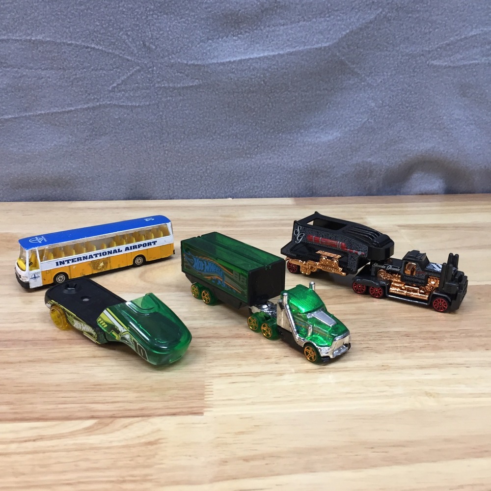 Hot‎ Wheels Diecast Lot Steamin Gleamin Semi Truck International Airport Bus 4pc